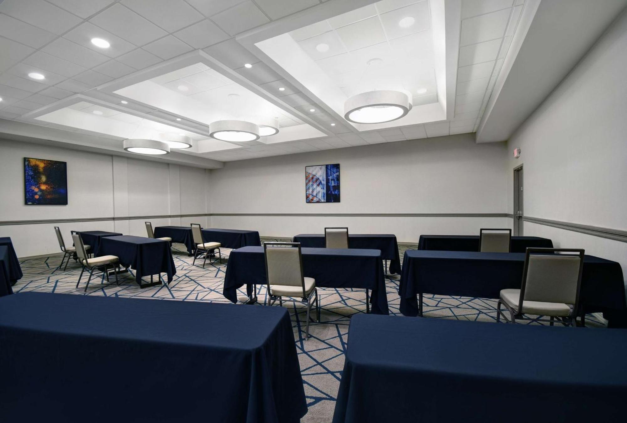 Embassy Suites By Hilton Detroit - Livonia/Novi Exterior foto