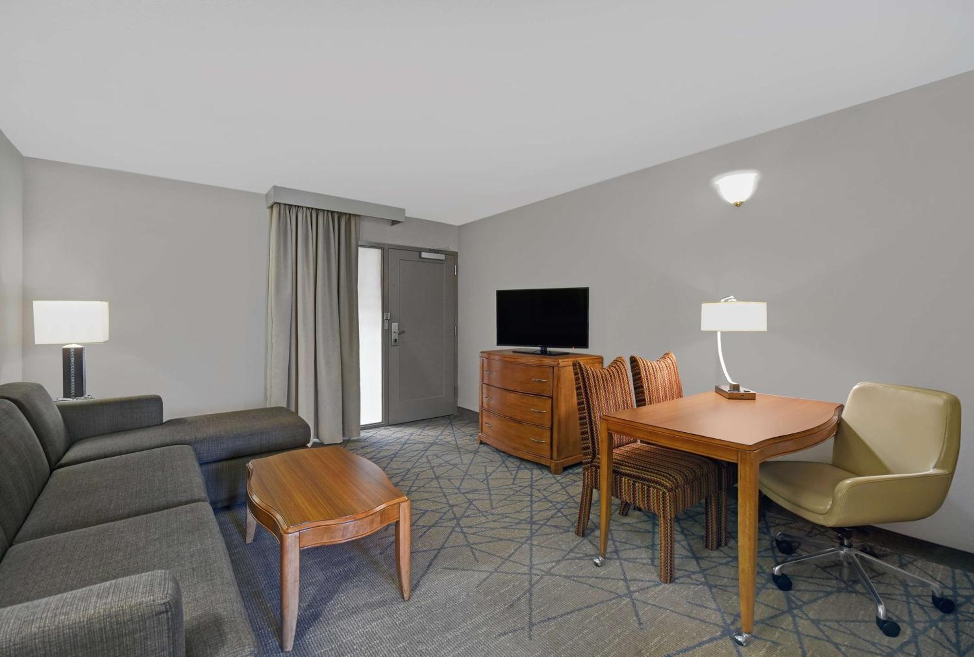 Embassy Suites By Hilton Detroit - Livonia/Novi Exterior foto