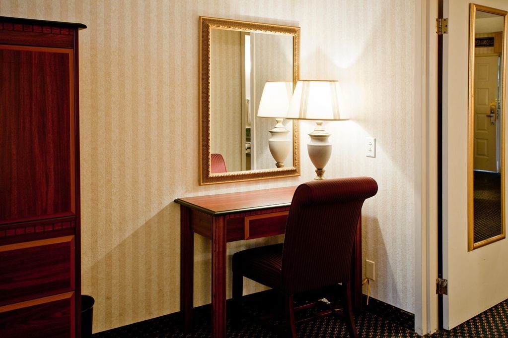 Embassy Suites By Hilton Detroit - Livonia/Novi Cameră foto